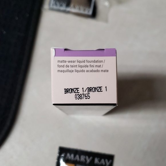 Mary Kay Timewise matte-wear liquid foundation - Picture 5 of 5